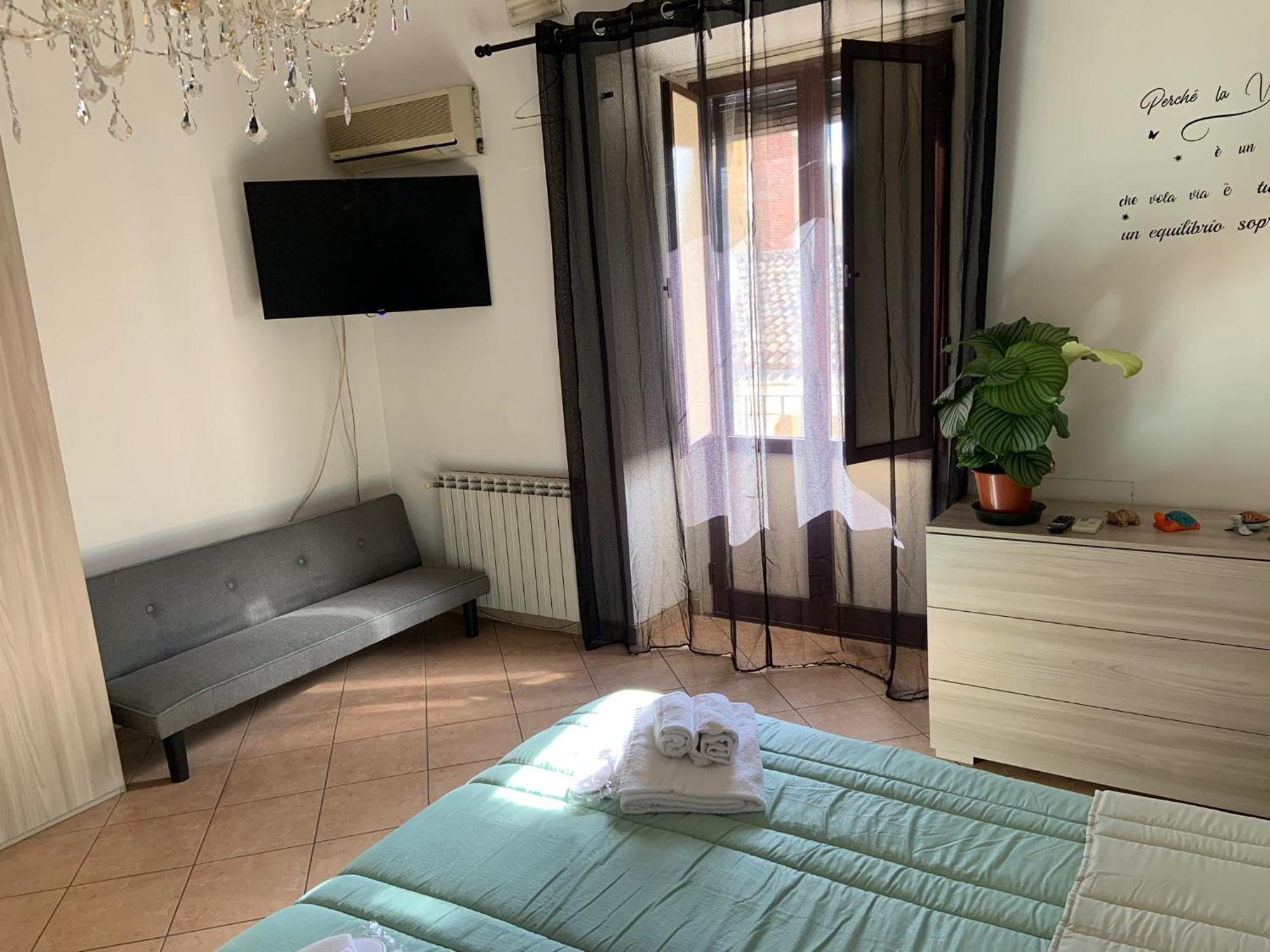 The Crazy House Apartment Catania Ngoại thất bức ảnh